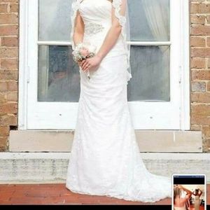 Vera Wang Lace  Wedding Dress
